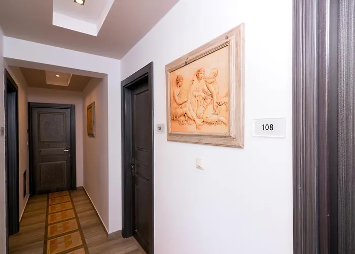 Irini Patira * Potos