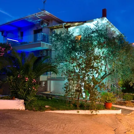 Irini Patira * Potos